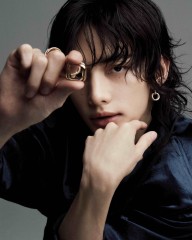 [Today’s K-pop] Stray Kids Hyunjin becomes face of Cartier 
