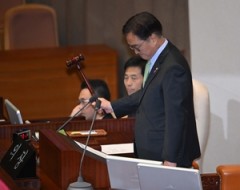 내일 0시 48분까지 ‘탄핵 투표’ 이어지나…우의장, 종료선언 미루고 與 기다린다