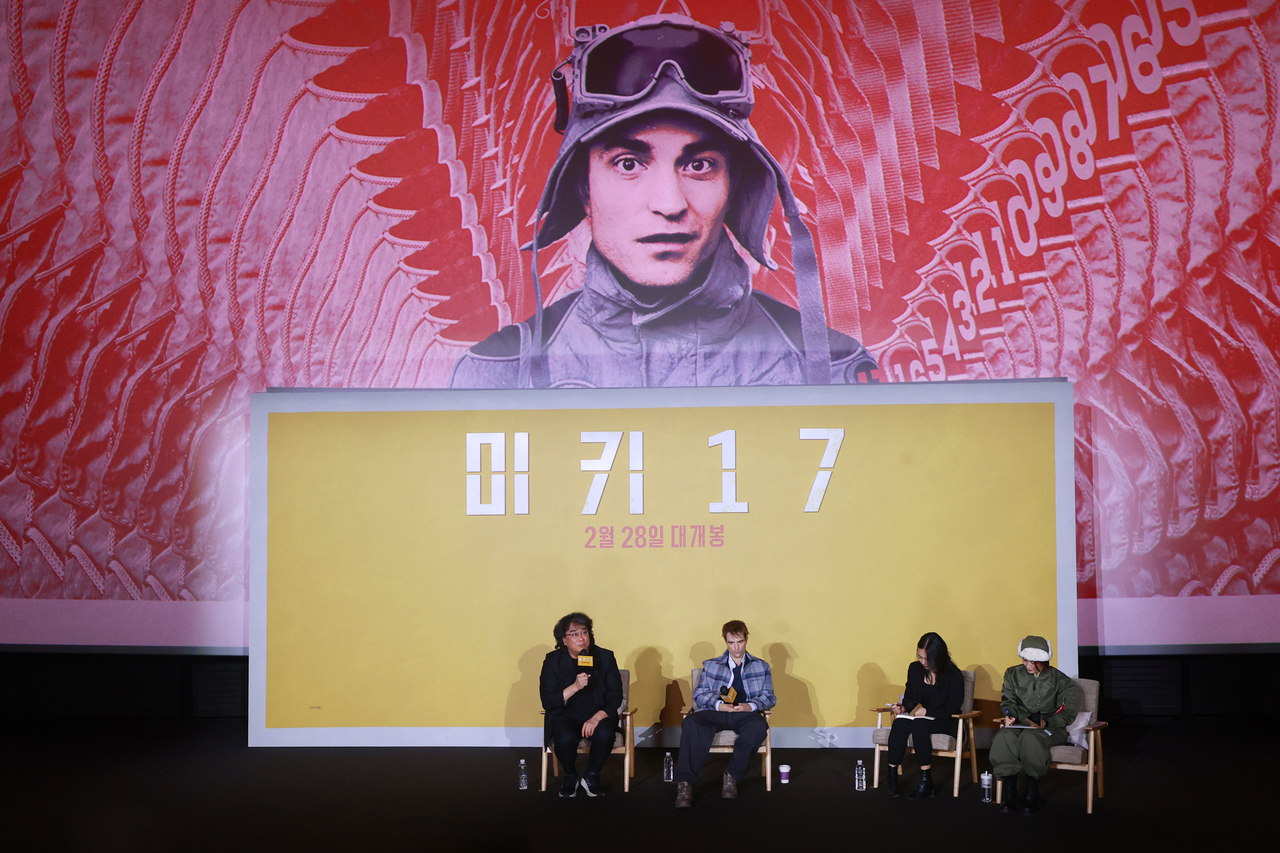 지난 20일 오전 서울 용산구 CGV용산아이파크몰에서 봉준호 감독의 신작 영화 ‘미키 17’ 기자간담회 모습. [연합]
