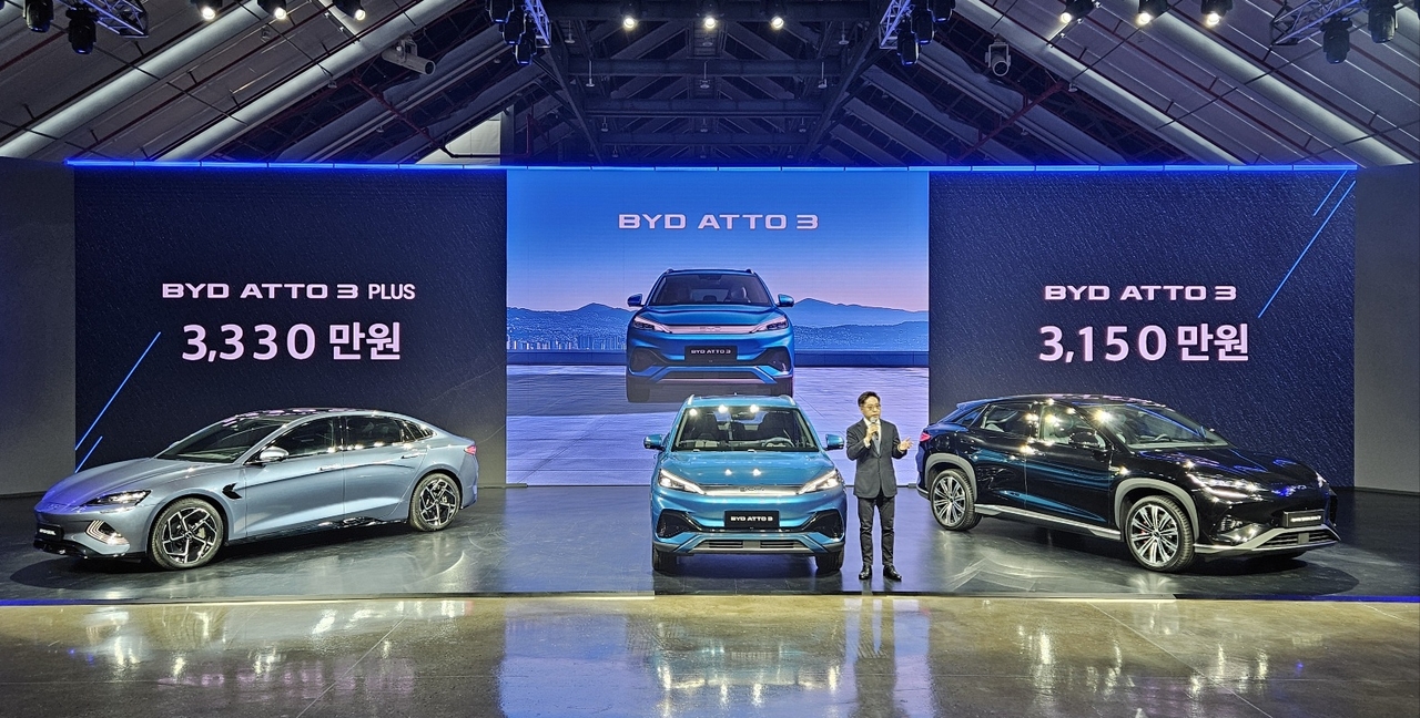 조인철 BYD코리아 대표가 지난 1월 16일 인천 중구 상상플랫폼에서 열린 BYD 브랜드 출범식에서 사업전략을 발표하고 있다. 서재근 기자