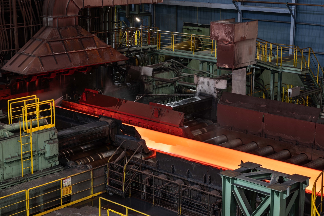 Production process of high-manganese steel at a steel factory in Gwangyang, South Jeolla Province (Posco)