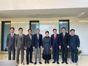 PPP leadership calls on ex-President Park Geun-hye