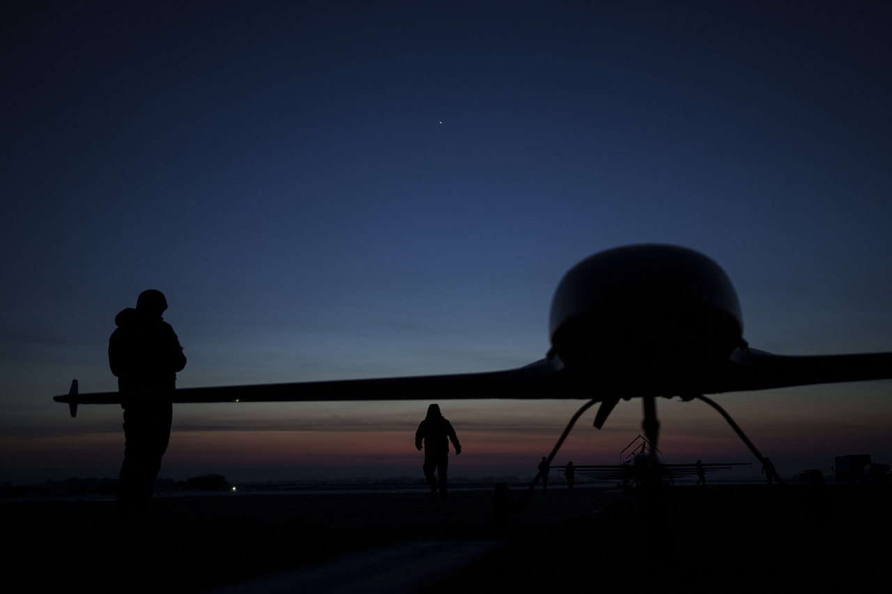 Ukrainian servicemen of the Defence Intelligence prepare to launch long-range drones An-196 Liutyi in undisclosed location, Ukraine, Friday. (AP-Yonhap)