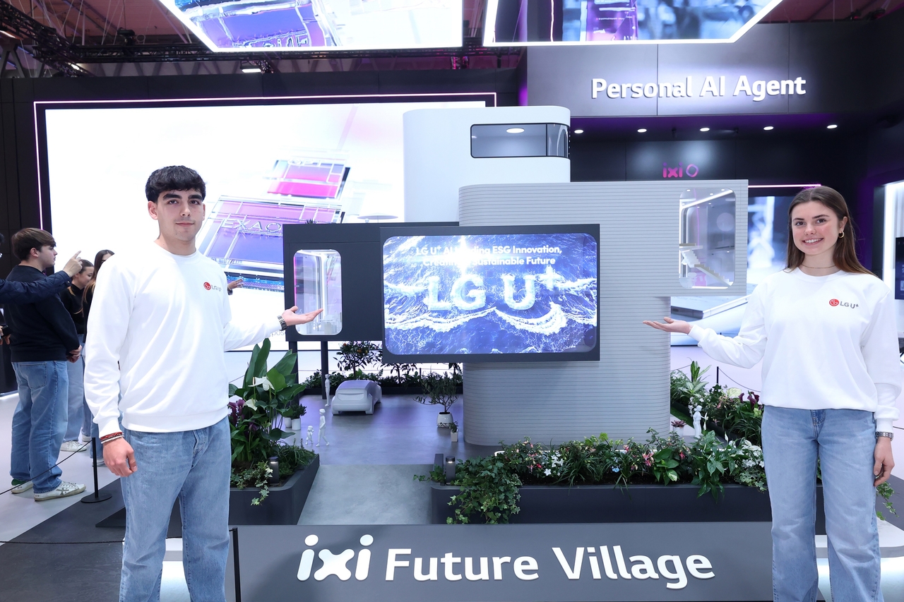 2050년의 미래 생활상을 그린 LG유플러스의 ‘MWC 2025 익시퓨처빌리지’ 전시관
[LG유플러스 제공]
