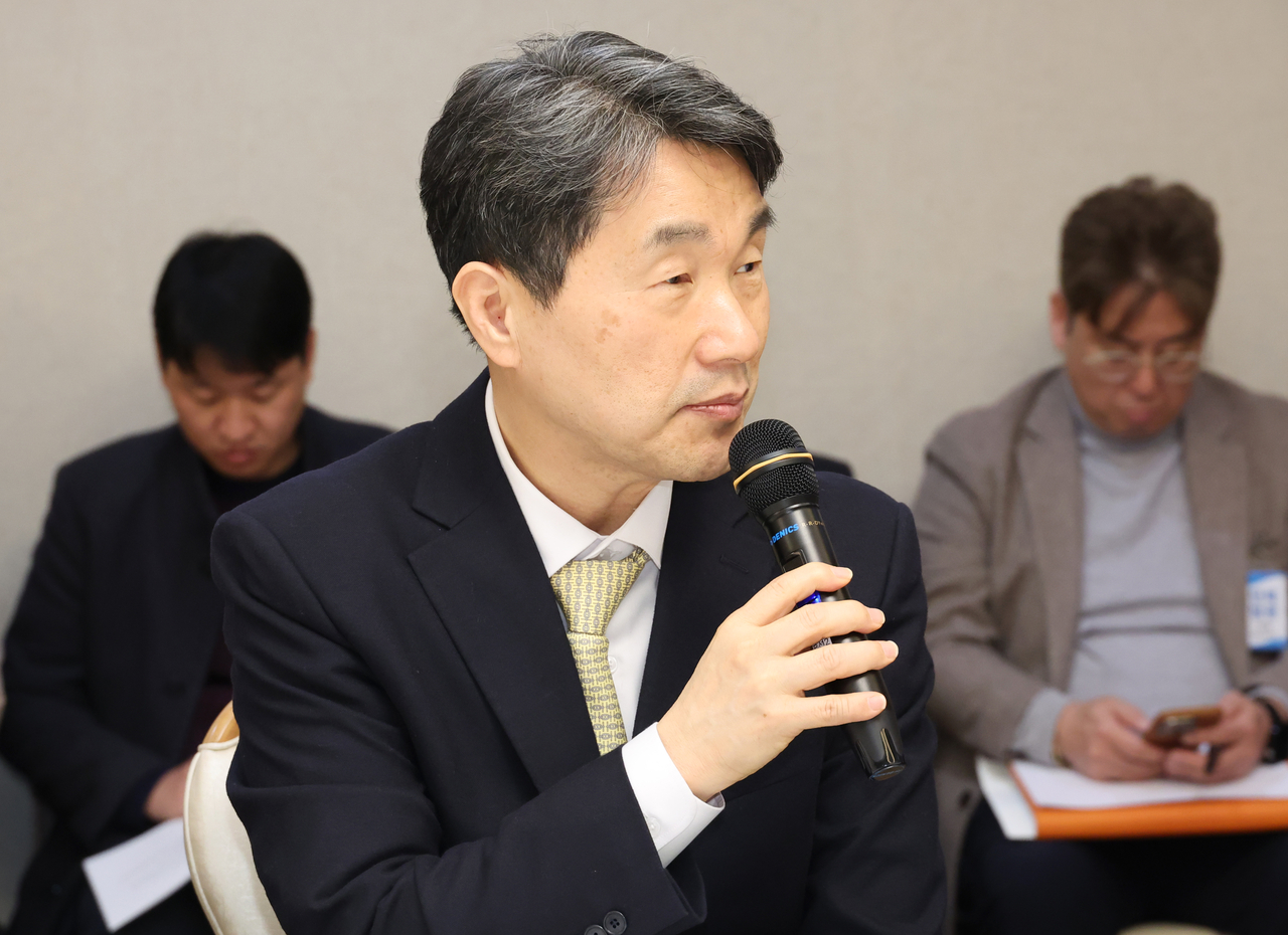 교육부는 4일 3월 새학기 점검을 위해 17개 시도교육감과 ‘신학기 준비 점검단 회의’를 개최한다고 밝혔다. 사진은 이주호 부총리 겸 교육부 장관. [연합]