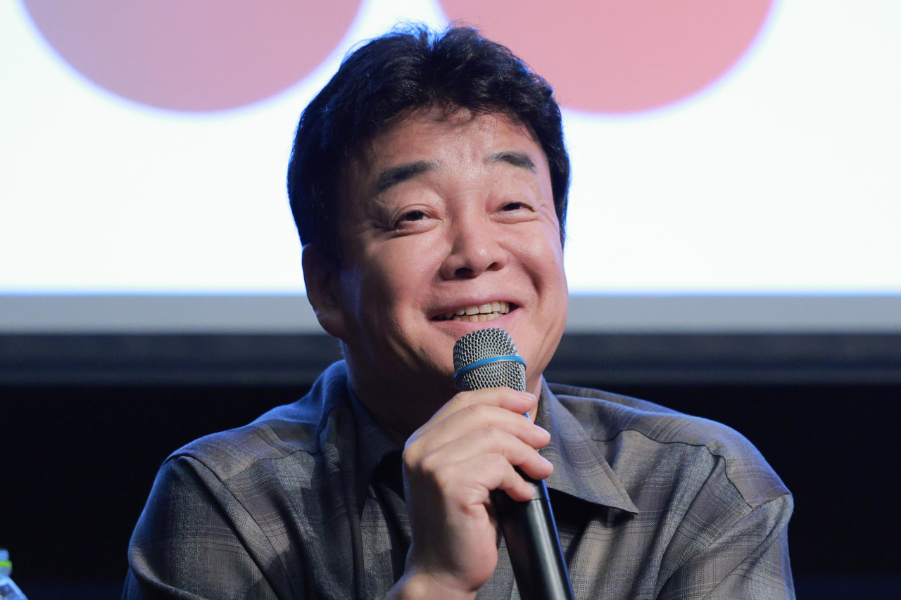 백종원 더본코리아 대표가 28일 오후 서울 여의도 콘래드호텔에서 열린 더본코리아 IPO 기자간담회에서 취재진의 질문에 답하고 있다. 2024.10.28 [공동취재]
