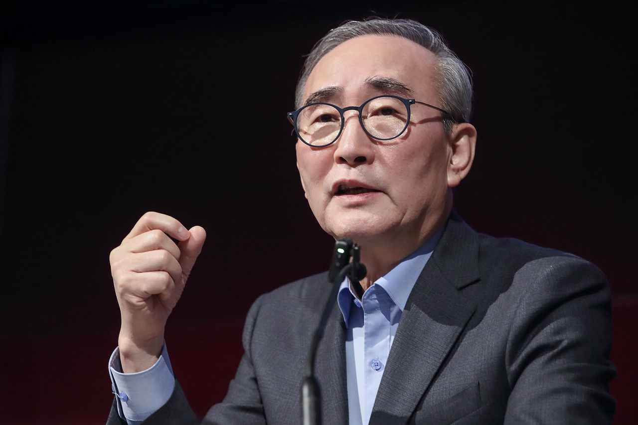 KT Corp. CEO Kim Young-shub speaks during a press conference held on the sidelines of MWC 2025 in Barcelona, Spain, Tuesday. (KT Corp.)