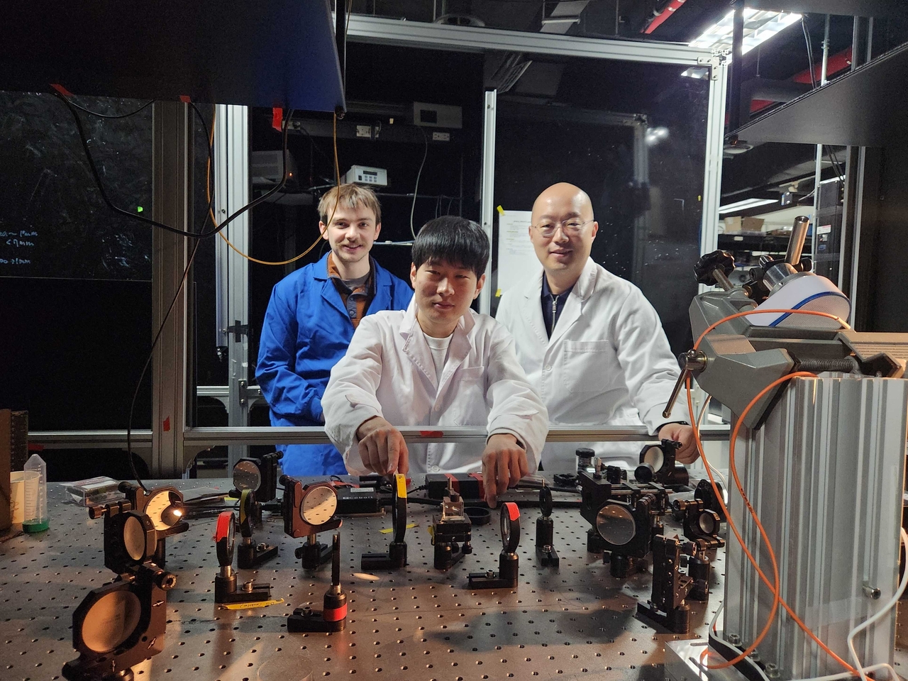 이번 연구를 수행한 KAIST 연구진. 에르베 우고네(왼쪽부터) 박사, 오철민 석박사통합과정, 박용근 교수.[KAIST 제공]