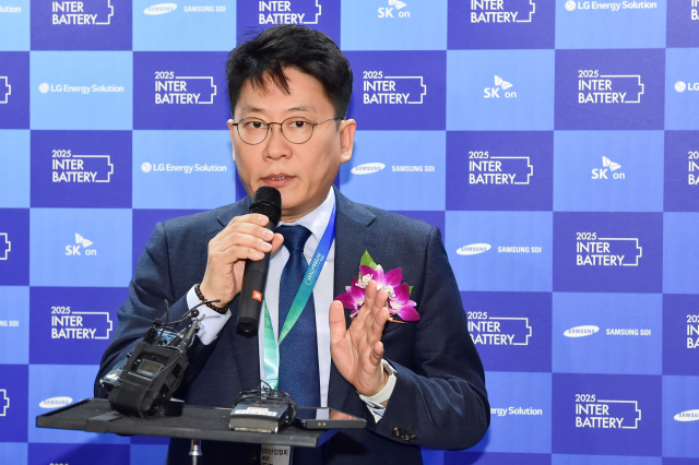 Kim Dong-myung, CEO of LG Energy Solution, speaks during a press briefing at the InterBattery 2025 exhibition on Wednesday in Gangnam, Seoul. (LG Energy Solution)