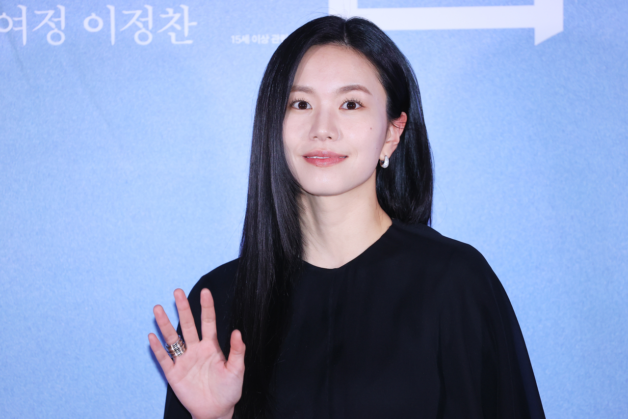 배우 이설이 5일 오후 서울 용산구 CGV용산아이파크몰에서 열린 영화 ‘침범’ 언론시사회 및 기자간담회에서 포즈를 취하고 있다. 연합