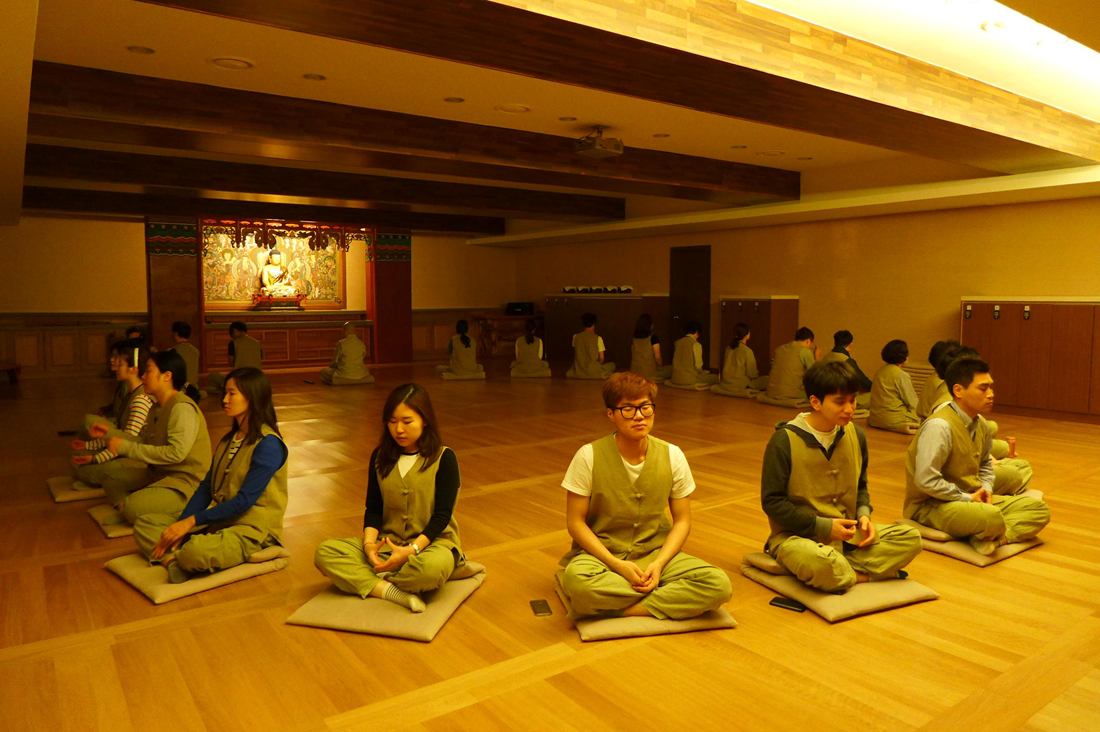 A promotional image from the Cultural Corps of Korean Buddhism’s website showcases a 2024 youth templestay program at Myogaksa that has been designed for university students seeking a meditative retreat. (Cultural Corps of Korean Buddhism)