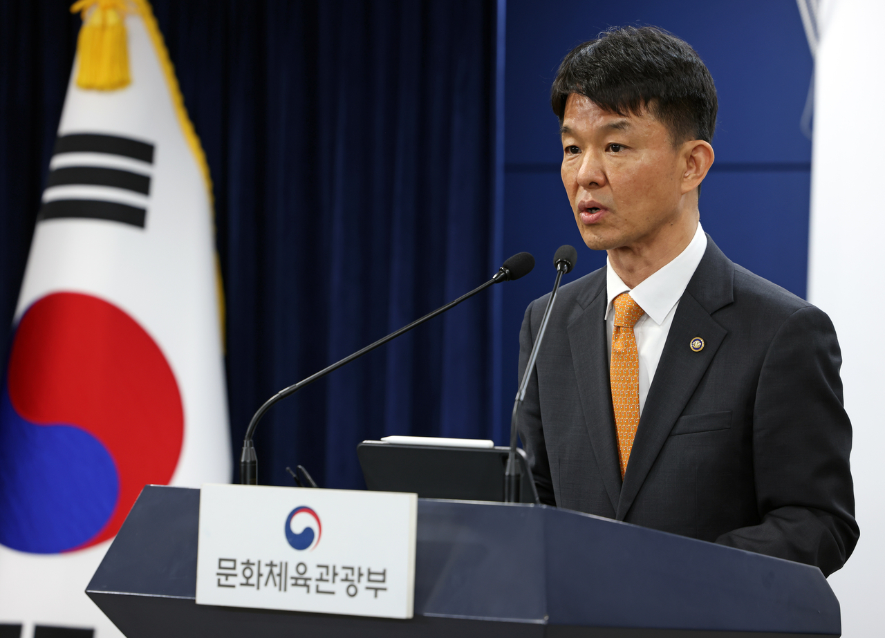 First Vice Minister of Culture, Sports and Tourism Yong Ho-seong speaks at a press conference to introduce the ministry's 10-year vision "Culture Korea 2035" at the Government Complex in Seoul, Thursday. (Culture Ministry)