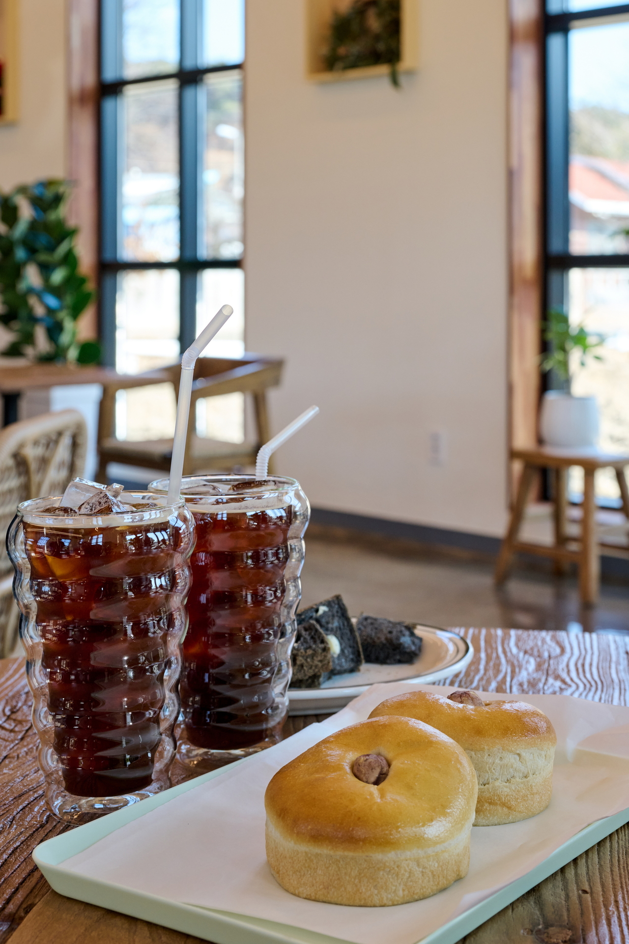 Bread and coffee at No Sugar in Namwon, North Jeolla Province (GnC21)