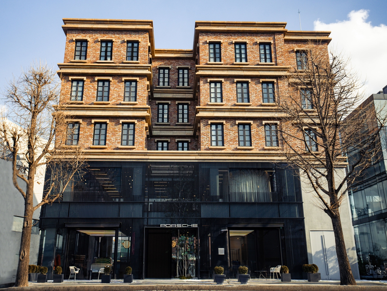Exterior view of Porsche Studio Hannam (Porsche Korea)