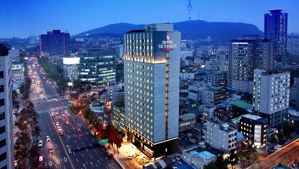 [사진 : 서울특별시 중구 동대문역사문화공원역에 위치하는 호텔스카이파크 동대문 1호점]