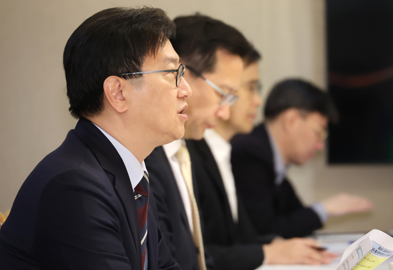First Vice Finance Minister Kim Beom-suk speaks at a vice ministerial meeting on economy at the government complex in Seoul on Friday. (Yonhap)