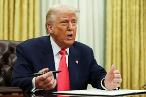 Trump delays tariffs on USMCA-compliant goods from Mexico, Canada until April 2
