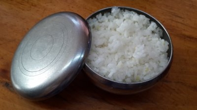 식당에서 제공된 공깃밥.[X(구 트위터) 갈무리]