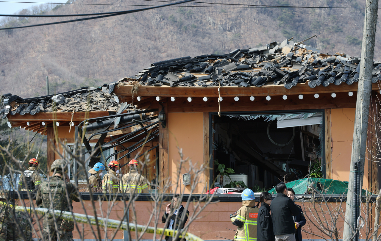 Site of an accidental fighter jet bombing over a village in Pocheon, some 40 kilometers north of Seoul, on Friday. (Yonhap)