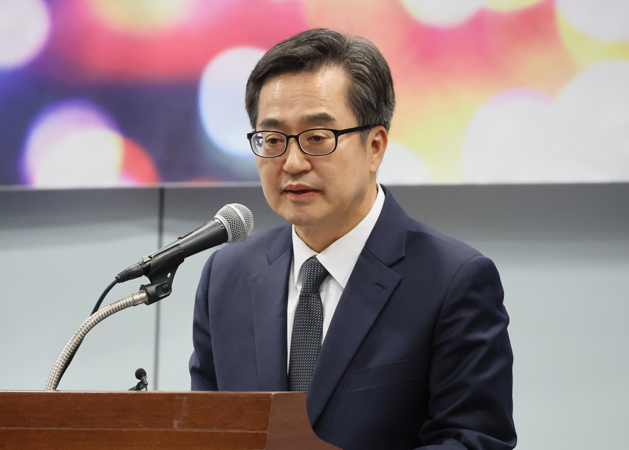 김동연 경기도지사가 지난 5일 서울 마포구 김대중도서관에서 열린 일곱번째나라LAB ·포럼 사의재 공동 심포지엄에서 발언하고 있다. [연합]