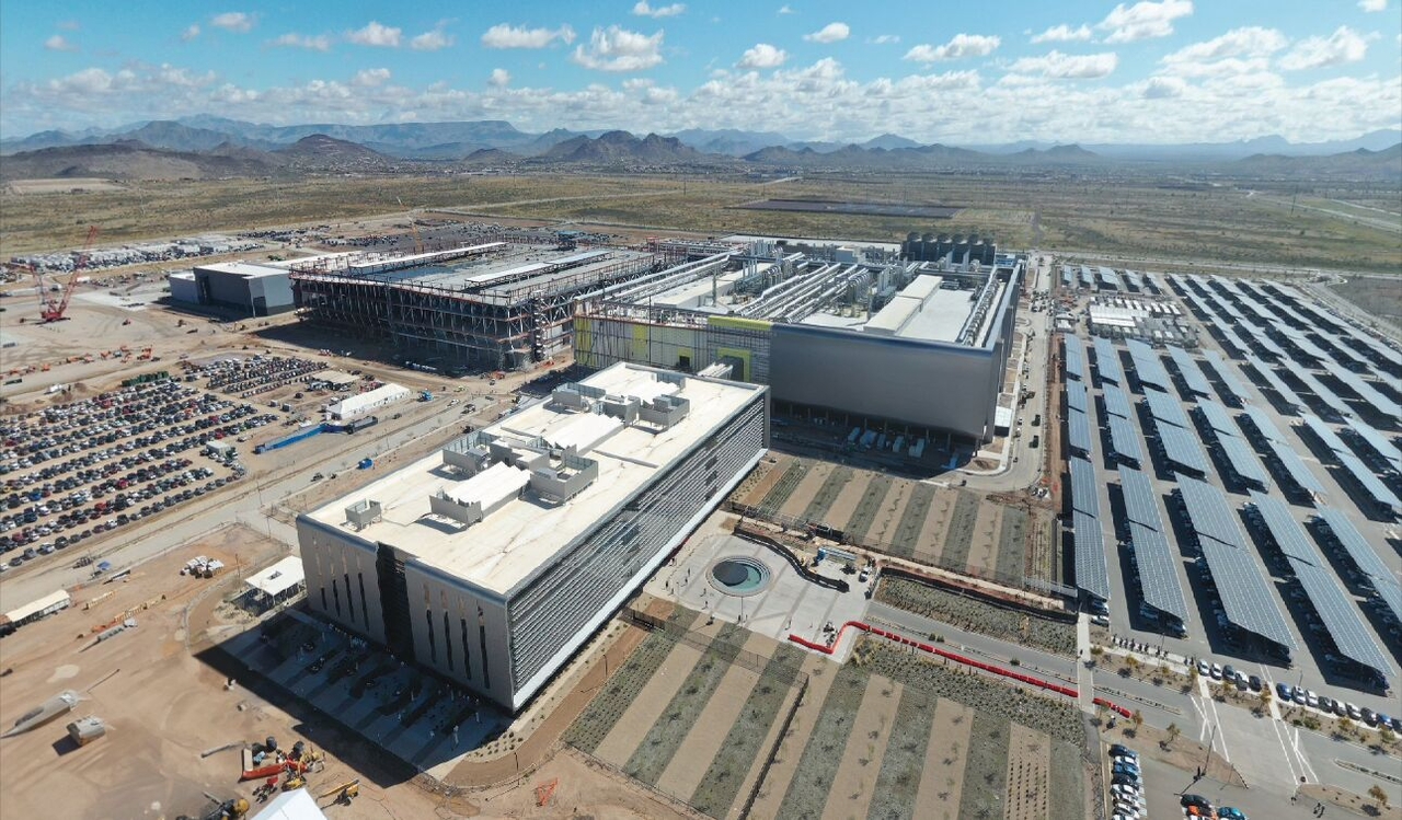 미국 애리조나주에 건설 중인 TSMC 공장. [TSMC SNS]
