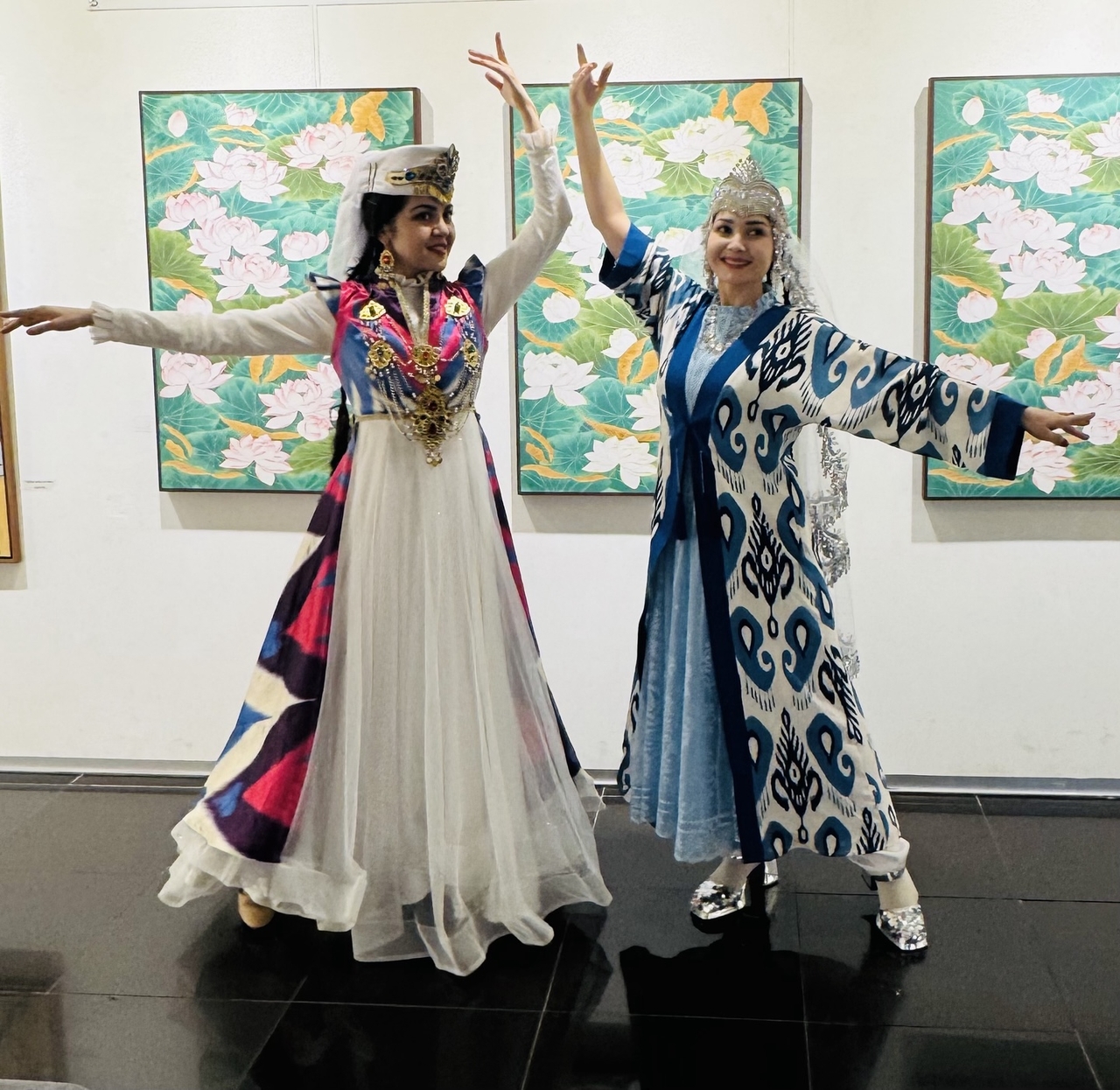 Uzebek Artists pose for a photo during an interaction with The Korea Herald at the opening ceremony of a photo exhibition to celebrate the Year of Cultural Exchange between Uzbekistan and South Korea. (Sanjay Kumar/The Korea Herald)