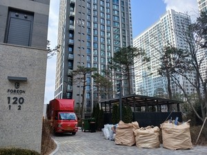 [르포] “잠실 오르자 강동도 들썩”…입주 100일차 올림픽파크포레온 가보니 [부동산360]