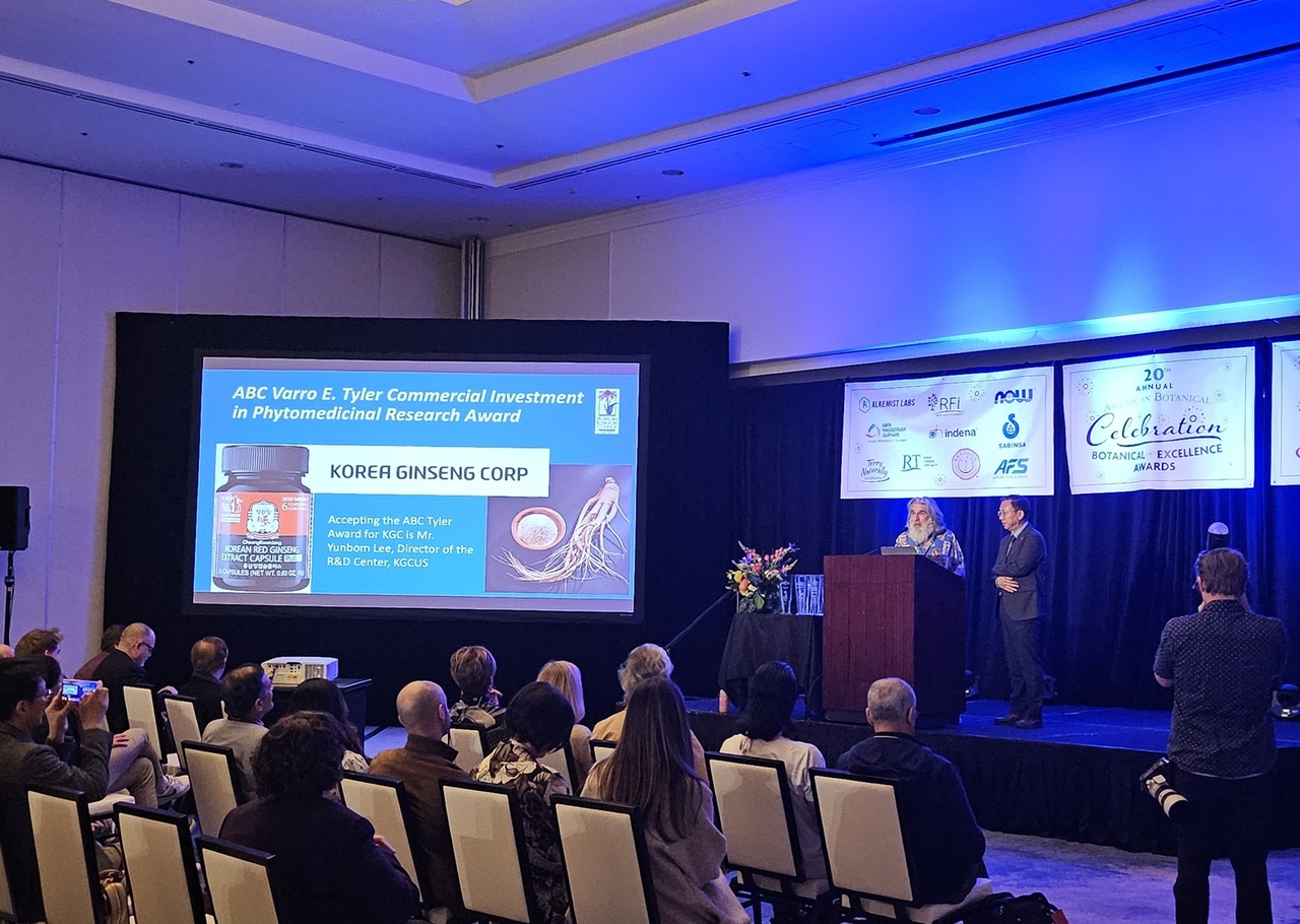 A reseracher from Korea Ginseng Corp. attends the award ceremony at the 2025 Natural Products Expo West, held in Anaheim, US, from Tuesday to Friday. (KGC)