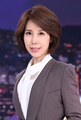 KBS appoints first solo female anchor for weekend news in 33 years