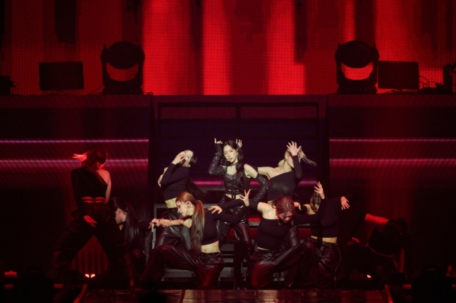 Taeyeon sings during the Seoul show of her Asia tour "The Tense," held at KSPO Dome, Seoul, Sunday. (SM Entertainment)