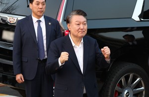 Survey shows high support for Yoon Suk Yeol's impeachment, party preference remains close