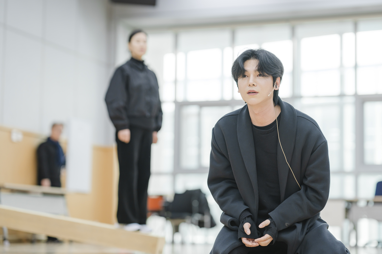 Kim Jun-soo rehearses a scene from "Boheoja -- The One Who Paces the Void." (National Dance Company of Korea)