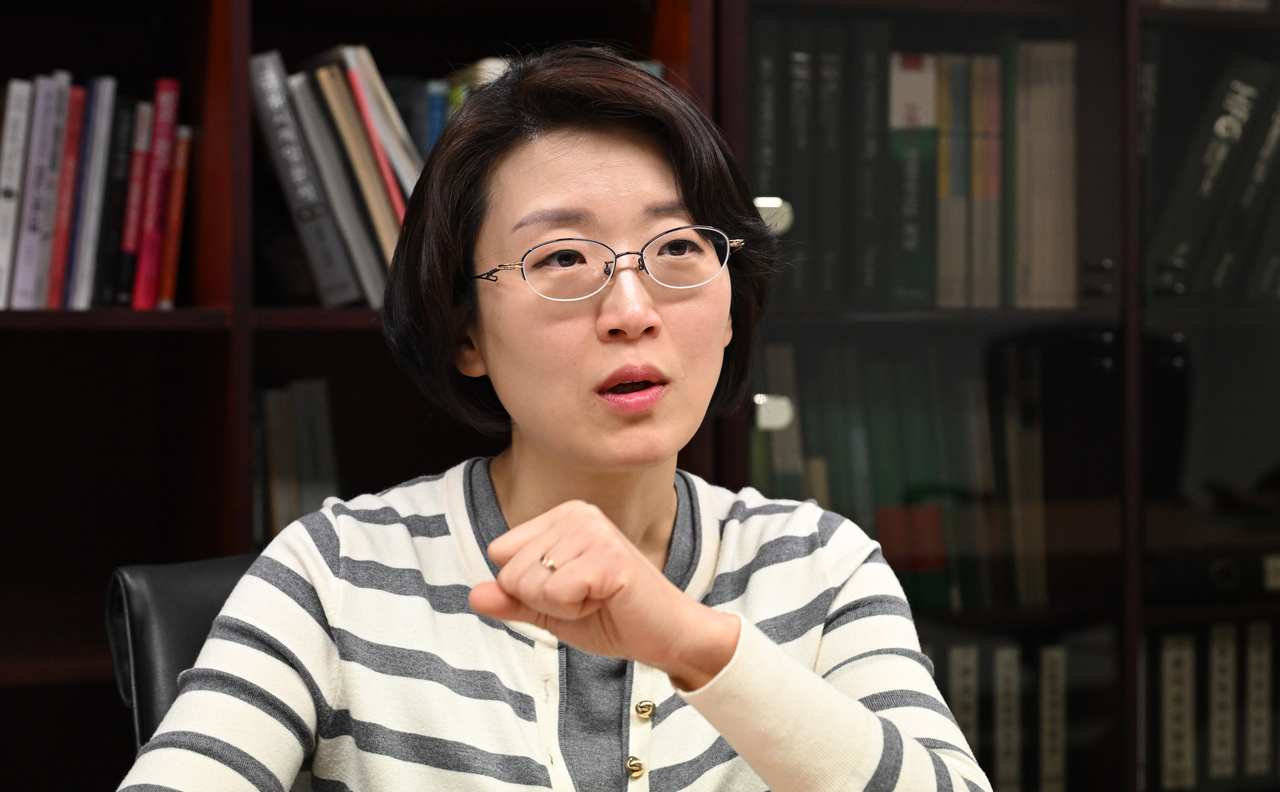 윤선영 하나금융연구소 소비자마케팅분석팀장이 6일 오후 서울 하나금융 명동사옥에서 헤럴드경제와 인터뷰를 하고 있다. 이상섭 기자