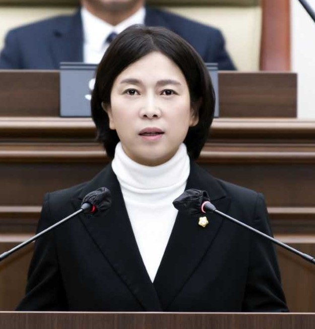 유영숙 김포시의원이 11일 열린 제256회 임시회 제1차 본회의에서 5분 발언을 하고 있다.[김포시의회 제공]