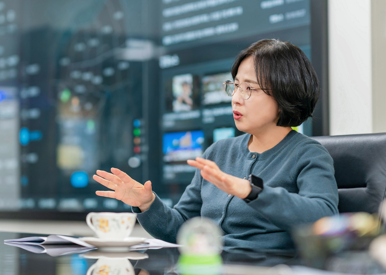 이수희 강동구청장이 지난 6일 강동구청에서 헤럴드경제와 인터뷰를 하고 있다. [강동구 제공]