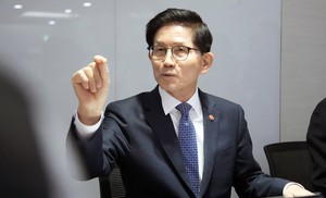 현장 찾은 정부 “반도체는 시간 싸움...반도체 R&D 주 52시간 제외해야”
