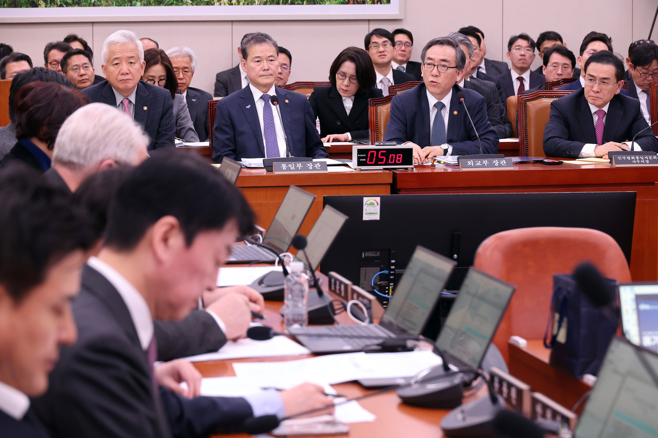 11일 서울 여의도 국회에서 열린 외교통일위원회 전체회의에서 조태열 외교부 장관이 의원 질의에 답변하고 있다. [연합]