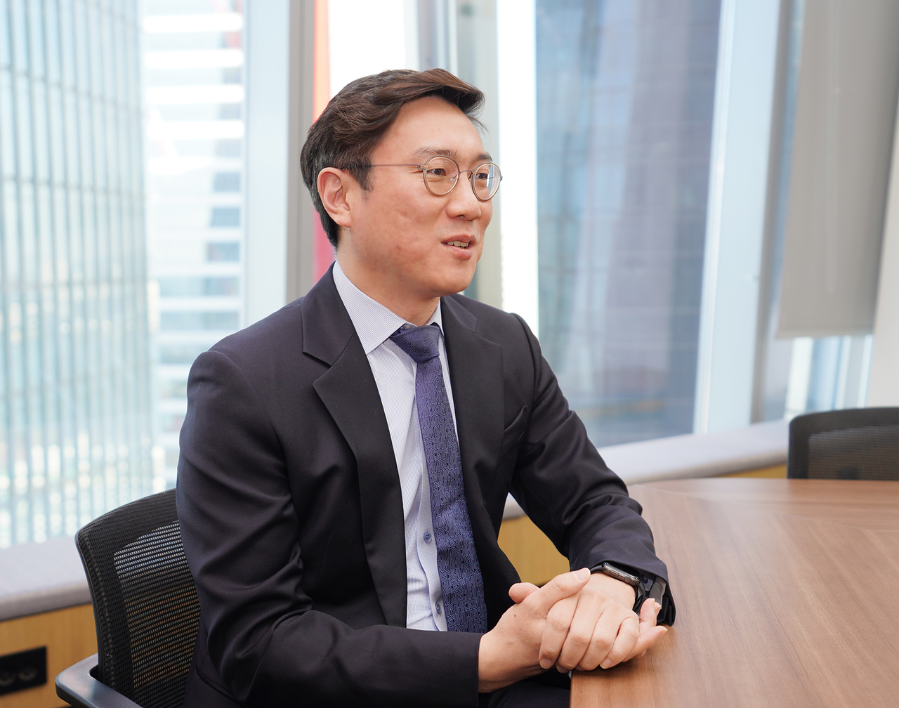이진우 메리츠증권 리서치센터장이 지난 7일 서울 영등포구 메리츠증권 본사에서 진행한 헤럴드경제와 인터뷰에서 올해 투자 전략에 관해 설명하고 있다. [메리츠증권]