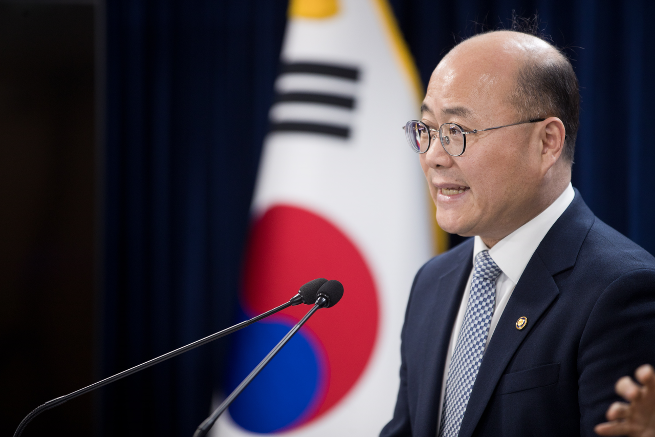 이창윤 과학기술정보통신부 제1차관이 12일 오전 서울 종로구 정부서울청사 본관 브리핑룸에서 ‘양자전략위원회 출범’ 관련 브리핑을 하고 있다. [과학기술정보통신부 제공]