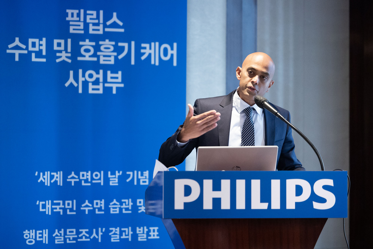 Shehaan Fernando, the executive director at Philips who leads the Sleep and Respiratory Care division in the Asia-Pacific region, speaks at a press conference in Seoul on Wednesday. (Philips Korea)