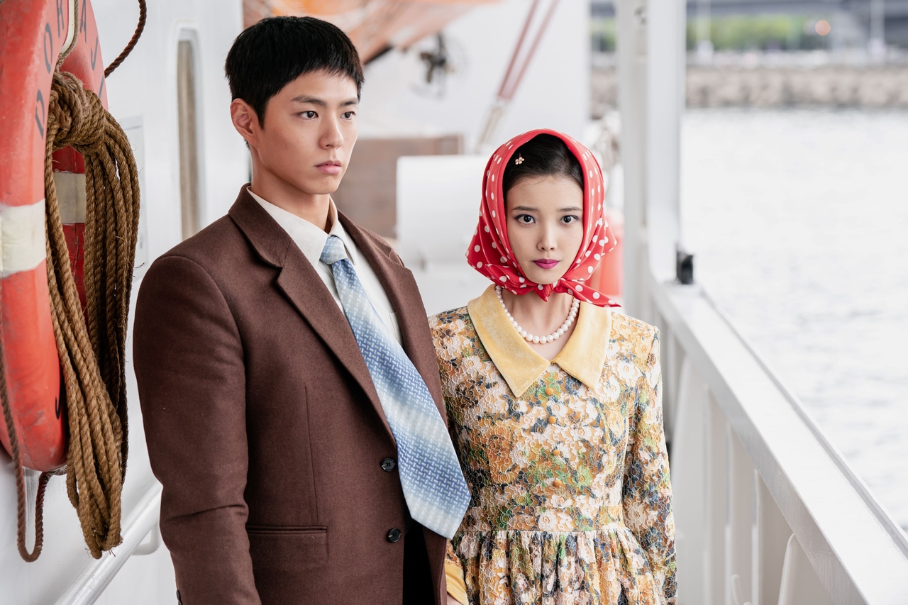 "When Life Gives You Tangerines," starring Park Bo-gum (left) and Lee Ji-eun (Netflix)
