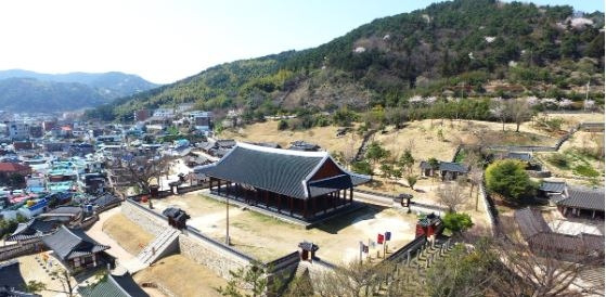 통영시에 소재한 삼도수군통제영 건물. [홈페이지 사진]