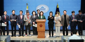 “尹탄핵심판 각하해야” 국민의힘 의원 82명, 헌재 2차 탄원