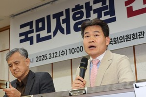국회 또 온 전한길 “尹 탄핵 각하 100% 확신…내란 일으킨 건 민주당”
