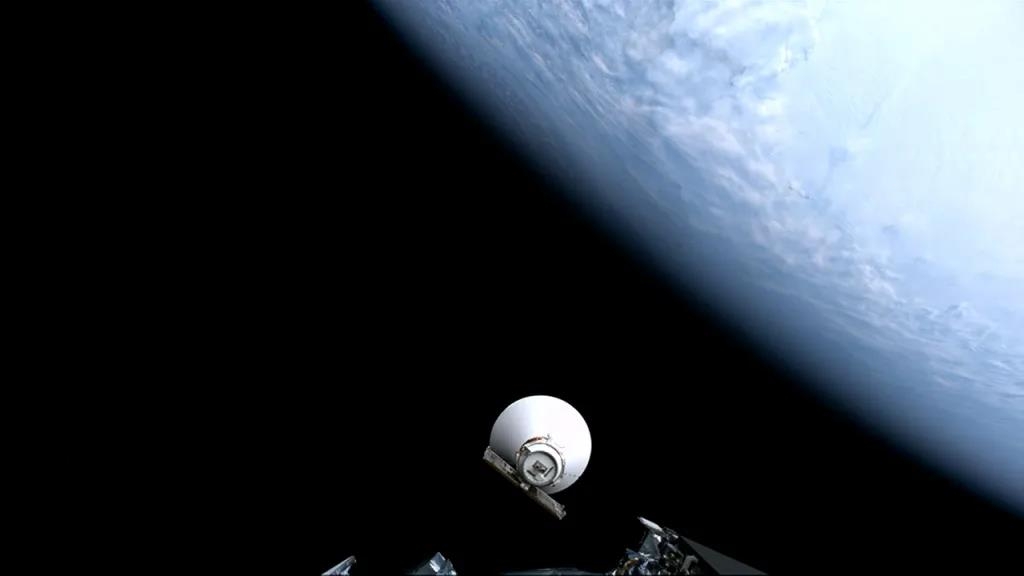팰컨9 로켓에서 분리돼 궤도로 향하는 우주망원경 스피어엑스 모습. [NASA 제공·연합]